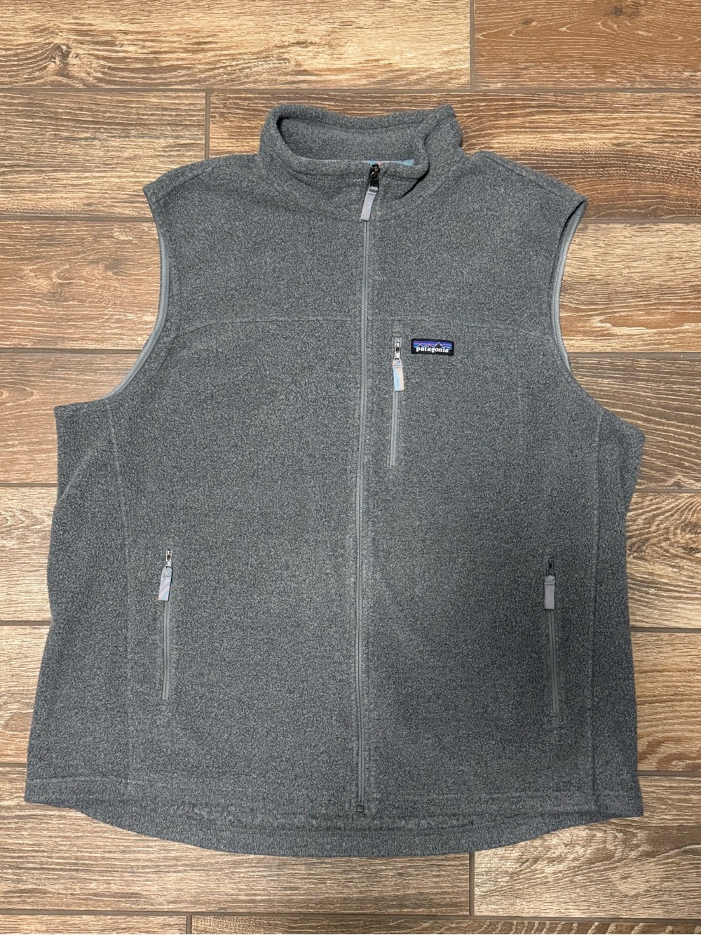 Patagonia Men’s Light Charcoal Gray Full-Zip Fleece Vest